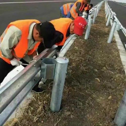 温州波形护栏安装